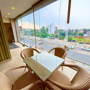 Pearl Grand-a Unit Of Elena Group Hotel Zirakpur